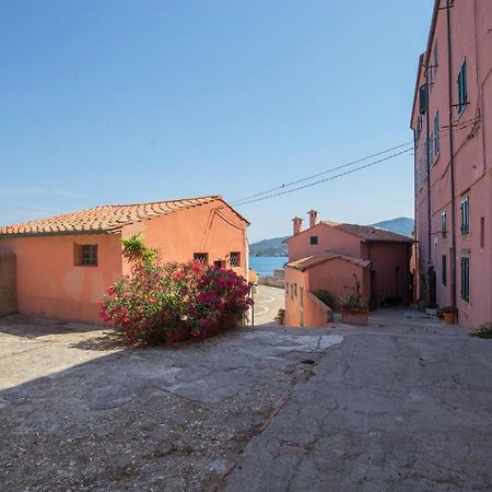 Helloelba Appartamento Il Faro Portoferraio Extérieur photo