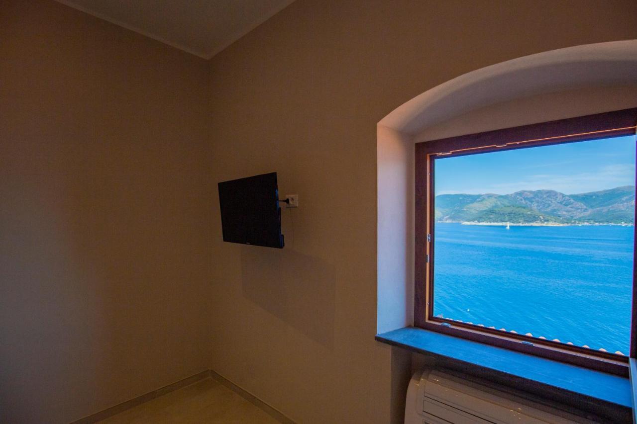 Helloelba Appartamento Il Faro Portoferraio Extérieur photo